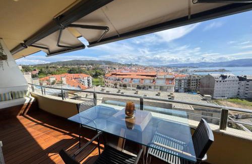 Sanxenxo Apartment | Sanxenxo, Apartamento 1 hab con vistas al mar, piscina, garaje y a 150 mts de la Playa Silgar
