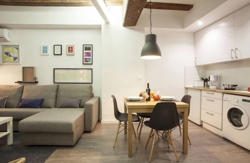 Valencia City Centre Apartment | Singular Stays Mercado Central III