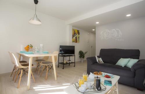 Trinitat Apartment | SingularStays Calderon