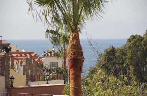 New Golden Mile House | Spacious Beachside House With Roof Jacuzzi, Private Garden & communal pool