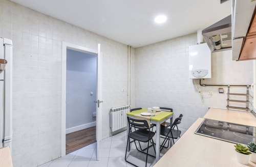 Jeronimos Apartment | Spacious Comfort in the Heart of Madrid