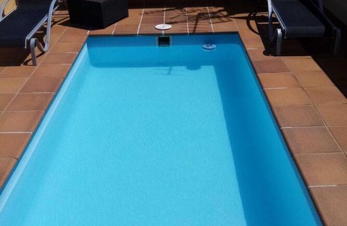 Oliva House | Spacious Holiday Home in Oliva with Swimming Pool