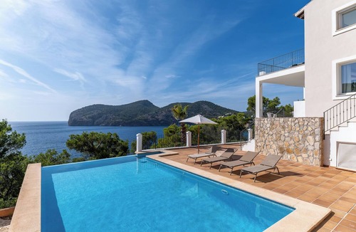 Camp de Mar Villa | Spectacular pool villa in Camp de Mar with stunning views
