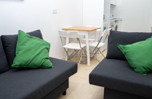 Cerro - El Molino Apartment | Studio New Complete Metro Supermarkets