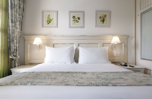 Jurere Resort | Studio with Pool View - IL Campanário - Jurerê Internacional