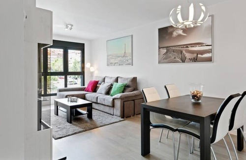 San Diego Apartment | Stunning 2 Bedroom Apartment near Adelfas