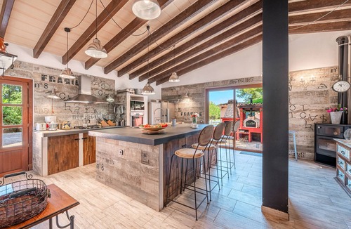 Algaida Villa | Stunning Villa Son French with Mountain View, Wi-Fi