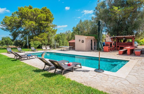Algaida Villa | Stunning Villa Son French with Mountain View, Wi-Fi