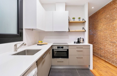 La Nova Esquerra de l'Eixample Apartment | Stylish 2-Bedroom Apartment in Eixample, Near Plaza Espanya
