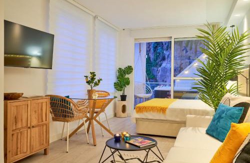 Torremolinos Apartment | SUITE ROCA CHICA
