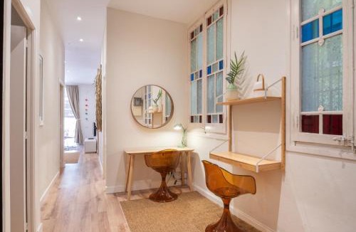 L'Antiga Esquerra de l'Eixample Apartment | Sunny Central Apartment with 100sqm Terrace in Barcelona