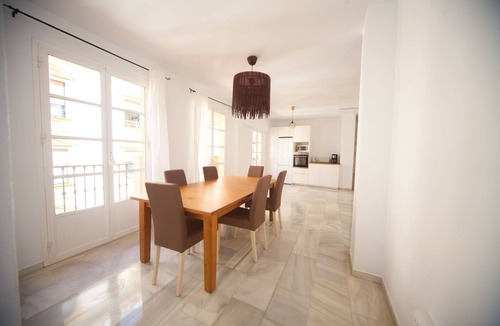 Centro Apartment | Sunny penthouse with terrace in historic center. Cathedral, Picasso, Park and beach
