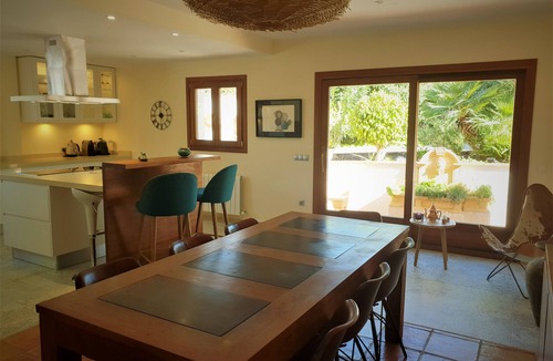 Arnella Villa | Superbly located Villa 4 mins walk to Moraira Center , Pla de Mar