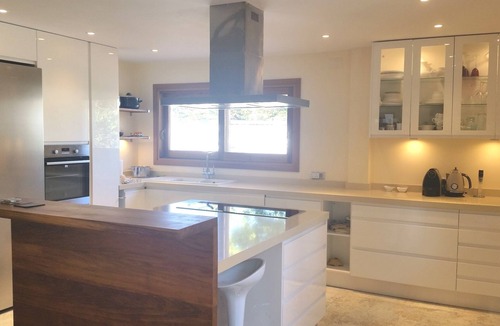 Arnella Villa | Superbly located Villa 4 mins walk to Moraira Center , Pla de Mar