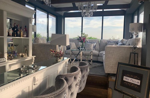 Vale of Glamorgan Bed & Breakfast | Tathan Herd