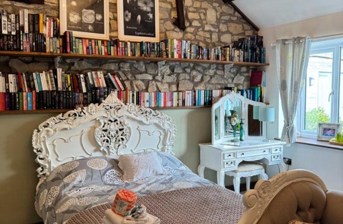 Vale of Glamorgan Bed & Breakfast | Tathan Herd