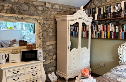 Vale of Glamorgan Bed & Breakfast | Tathan Herd