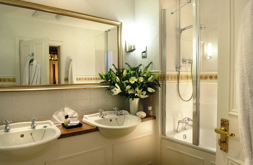 Devizes Hotel | The Bear Hotel