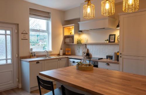 Newton-le-Willows House | The Willows