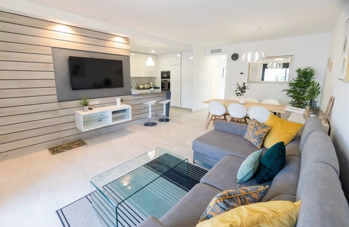 Orihuela Costa Apartment | Three bedroom apartment for rent in the Residence "Royal Park 23" in Villamartin (Orihuela).
