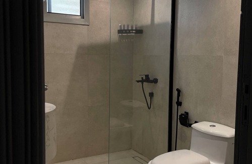 Al Sulimania Apartment | Tiffany New Two-bedroom Apartment with Balcony
