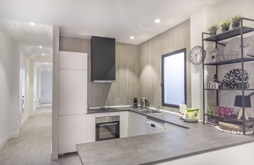 Sant Francesc Apartment | Torres de Serranos City Hall Central Market, 8 Pax, 4 bedrooms