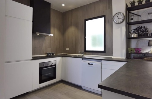 Sant Francesc Apartment | Torres de Serranos City Hall Central Market, 8 Pax, 4 bedrooms