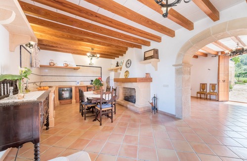 Sant Joan House | Typically Majorcan Villa “S'Era de Son Roig” with Garden, Pool & Wi-Fi