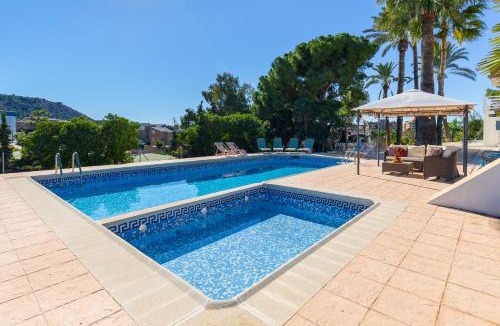 Vista Hermosa Villa | Urban Elegance by Fidalsa