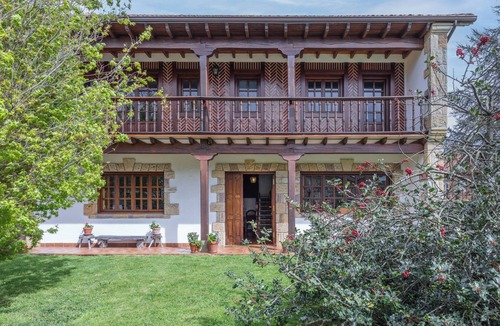 El Astillero House | Vacation Home "Casa Montañesa" with 2 Private Terraces, Balcony & Wi-Fi