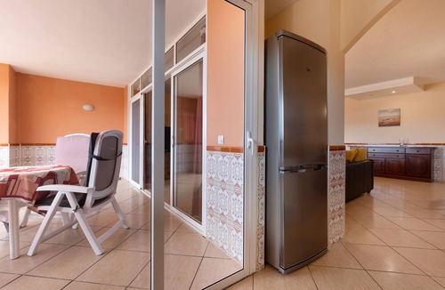 Bahia Calma Apartment | Vacation 'Lanzarote' with Shared Pool, Wi-Fi and Air Conditioning