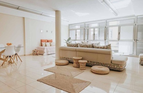 Vegueta Apartment | Vacation 'Urban Paradise 2' with Balcony, Wi-Fi and Air Conditioning