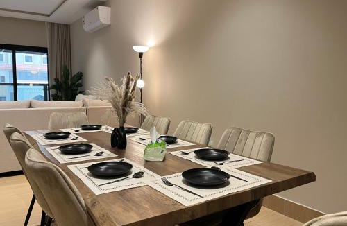 Al Khobar Apartment | Vera 1 Apartment شقه أنيقه بالخبر بثلاث غرف نوم وصاله تتسع ل 6 اشخاص