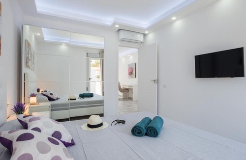 Caleta de Fuste Villa | VILLA ANDREA,HEATED POOL, optical FIBRE