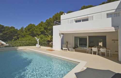 Provensals Ski Chalet | Villa Carritx 4 pax, modern swimmingpool house