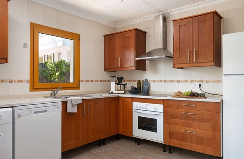 Alcudia Ski Chalet | Villa Claudine, 800 meters from the beach with pool, for 6 People