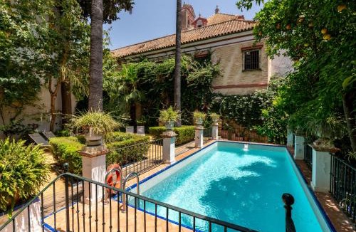 Santa Cruz Villa | Villa Elvira, exclusive Pool and Gardens in the heart of Sevilla