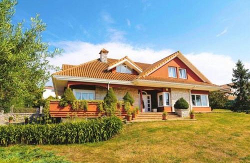 Revilla House | Villa entre Santander y Cabárceno con piscina