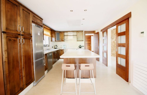 San Antonio Bay Villa | Villa Bellissima | 4 Bedrooms | Private Pool | Wifi | Luxurious