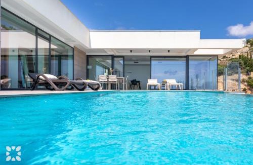 Cumbre del Sol Villa | Villa Falqui by Abahana Villas