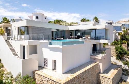 Cumbre del Sol Villa | Villa Falqui by Abahana Villas