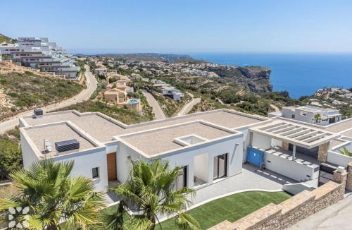 Cumbre del Sol Villa | Villa Falqui by Abahana Villas