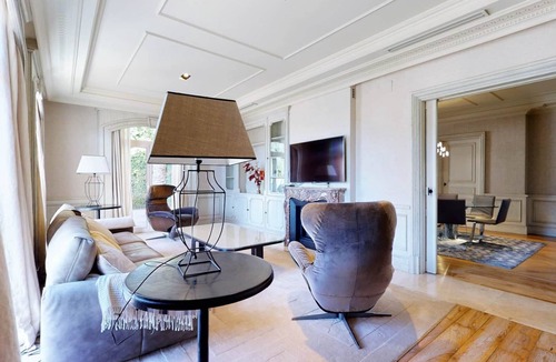 Hortaleza Villa | Villa in Madrid with 6 bedrooms sleeps 12