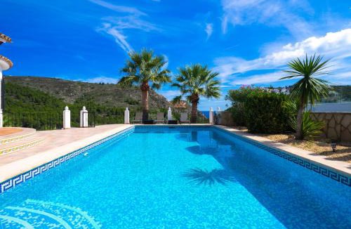 Arnella Villa | Villa Manana by Interhome