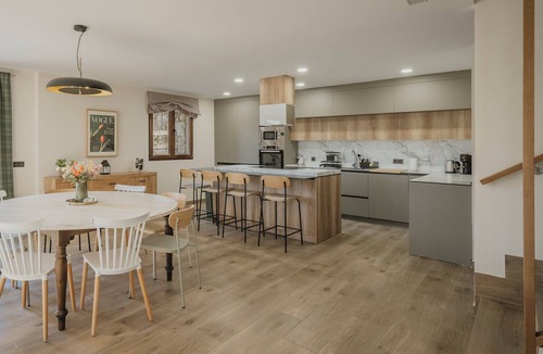 Peguerinos Villa | Villa 'Marieta' with Lake View, Wi-Fi and Air Conditioning