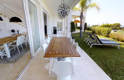 Urbanizacion el Rosario Villa | Villa near Beach with Pool & Panoramic Views