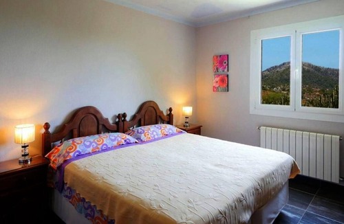 Alcudia Villa | Villa "Oscols" with Sea View, Mountain View, Pool, Jacuzzi, Wi-Fi, A/C, Balcony, Terrace & Garden