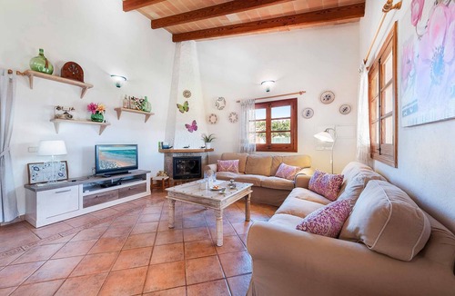 Alcudia Villa | Villa S Hortet Den Jua -This Villa includes a private pool, WI-FI & Table tennis