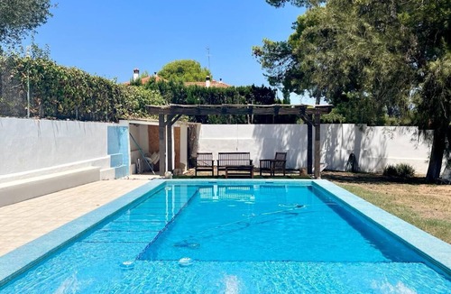 Godella Ski Chalet | Villa with luxurious swimming pool 10' from Valencia