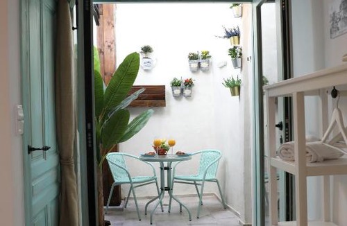 El Cabanyal Apartment | VINTAGE loft apartment Beach, private TERRACE Wifi